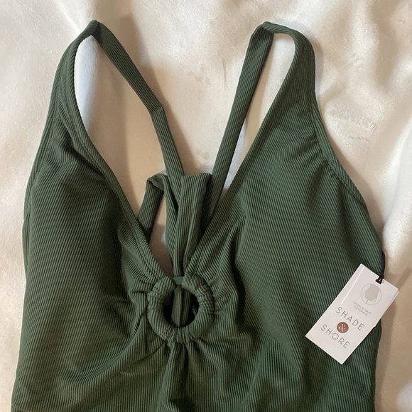 Bathing suit - Picture 3 of 8